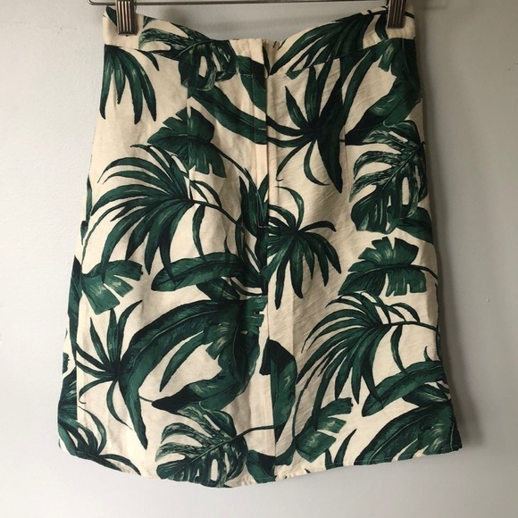 Nwt H&M mini wrap skirt palm leaf pattern - Picture 3 of 10